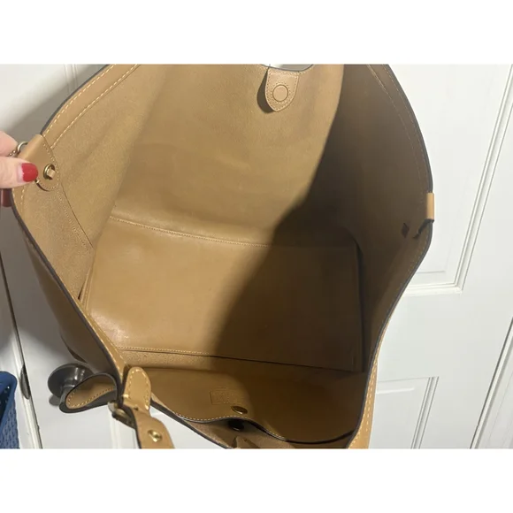 Coach Gramercy Tote Bag in Tan Honey Brown Smooth Natural Grain Leather - Picture 3 of 6